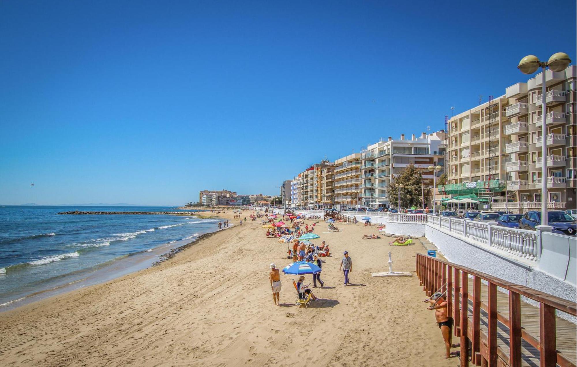 Beautiful Apartment In Torrevieja With Kitchen Exterior foto